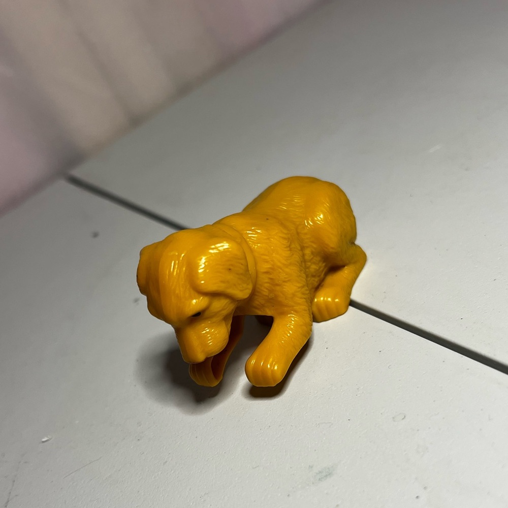 2012 Animal Planet 'Disc Catcher Dog' Golden Retriever Wendy's 3" Toy